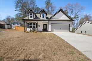 205 Hospital Rd in Commerce, GA - Building Photo