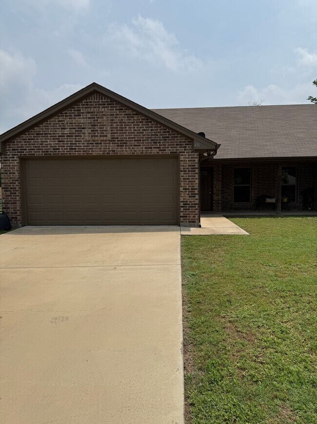 414-416 E Simmons St in Weatherford, TX - Building Photo - Building Photo