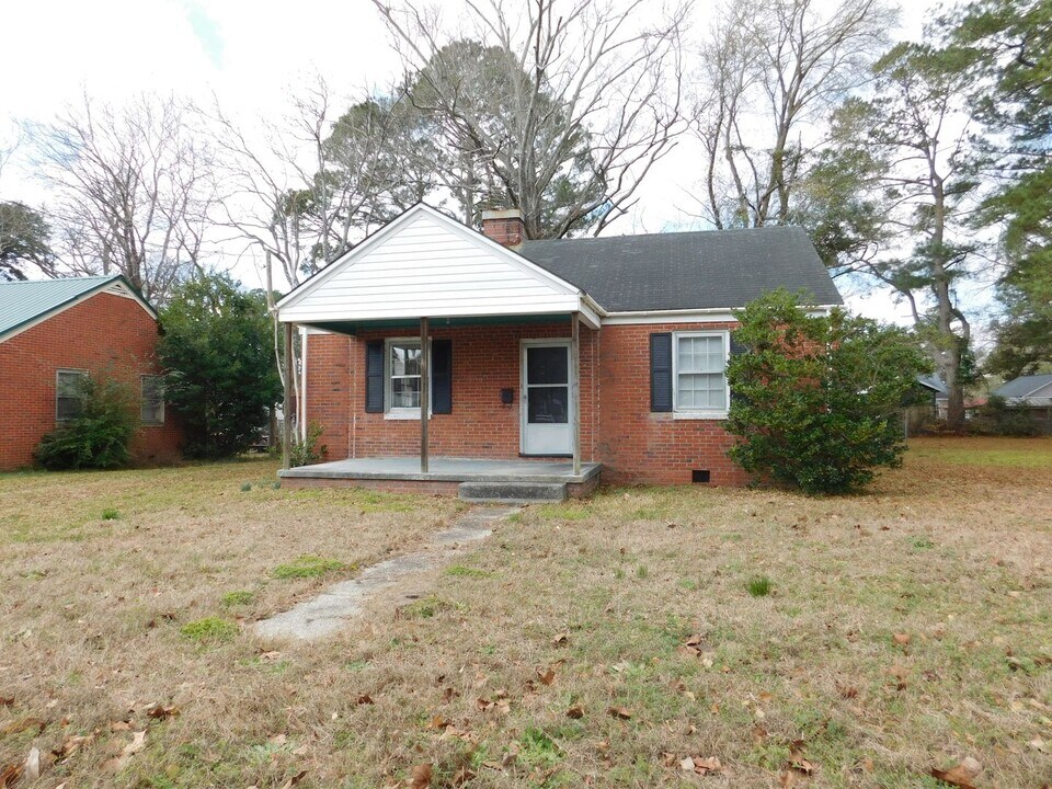 815 Haywood Pl in New Bern, NC - Building Photo