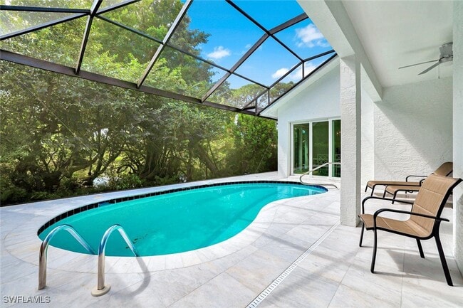 2515 Royal Palm Ct in Naples, FL - Foto de edificio - Building Photo