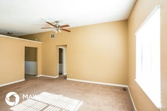 5934 Parterra Dr in Indianapolis, IN - Foto de edificio - Building Photo