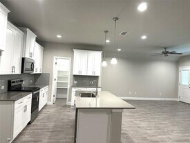 211 Tristan St in Mansfield, TX - Building Photo