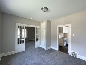 796 Brown St in Akron, OH - Building Photo - Building Photo