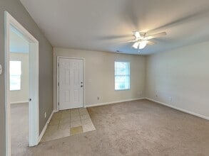 1610 Hudson Graham Ln in Charlotte, NC - Building Photo - Building Photo