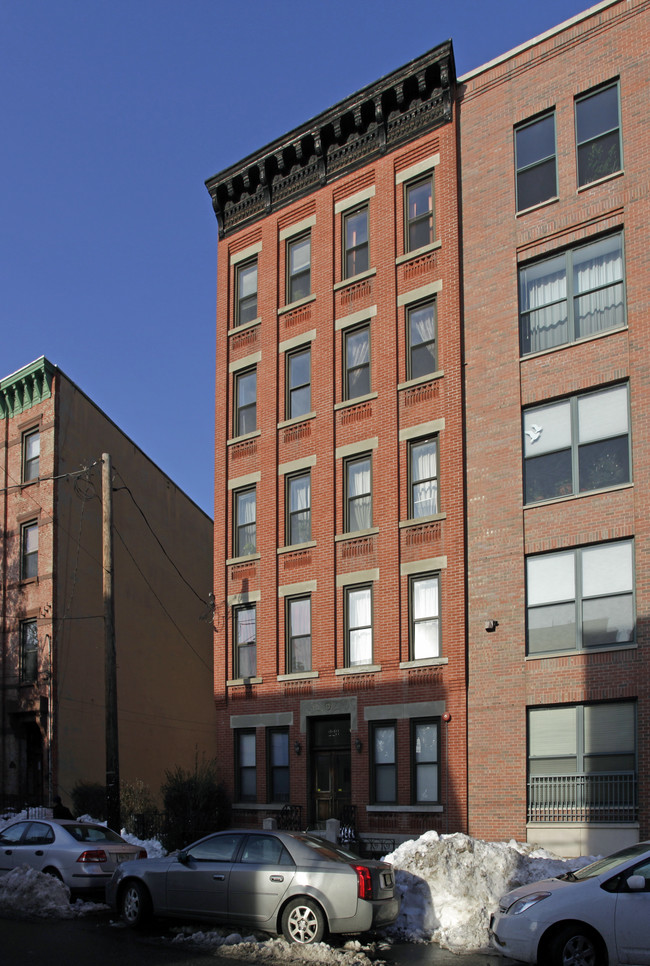 228 Montgomery St in Jersey City, NJ - Building Photo - Building Photo