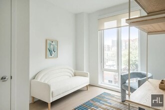 975 Nostrand Ave in Brooklyn, NY - Foto de edificio - Building Photo