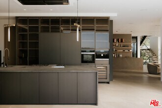 2180 Stradella Rd in Los Angeles, CA - Building Photo - Building Photo