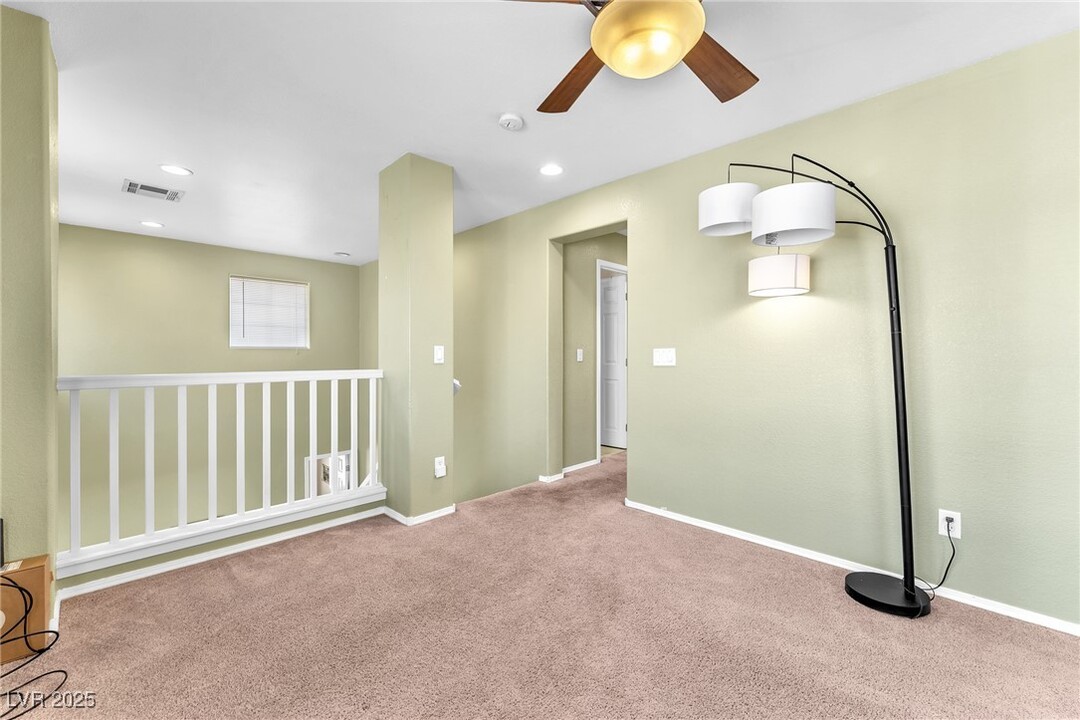 2526 Begonia Valley Ave in Henderson, NV - Building Photo