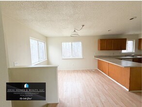 2104 Flamingo Dr in Mount Morris, MI - Building Photo - Building Photo