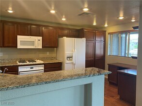 11830 Portina Dr in Las Vegas, NV - Building Photo - Building Photo