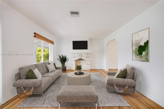 385 NE 117th St in Miami, FL - Building Photo - Building Photo