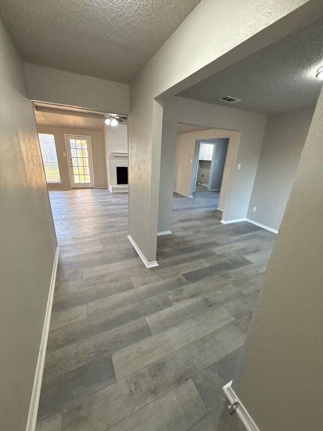 1616 St James Dr in Carrollton, TX - Building Photo - Building Photo