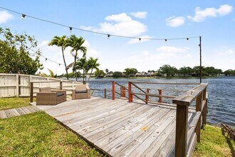 11804 NW 13th St in Pembroke Pines, FL - Building Photo - Building Photo