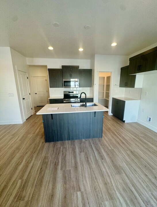 5709 S Weehawken Ln in Saint George, UT - Building Photo