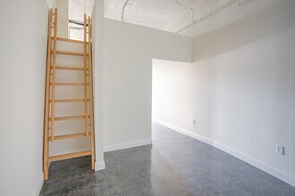 4600 Woodward Ave, Unit 306 in Detroit, MI - Building Photo - Building Photo