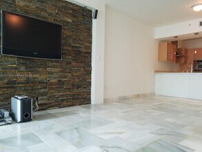 218 SE 14th St in Miami, FL - Building Photo - Building Photo