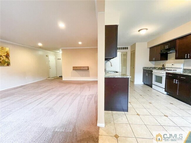 410 Edison Glen Terrace in Edison, NJ - Building Photo - Building Photo