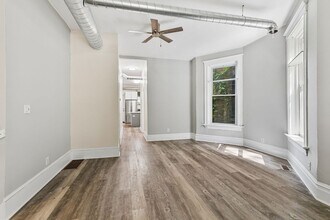 1345 N Maplewood Ave in Chicago, IL - Building Photo - Building Photo