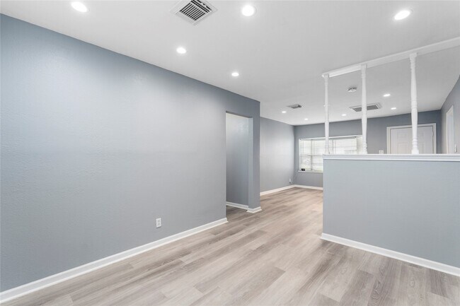 5703 Minden St in Houston, TX - Building Photo - Building Photo