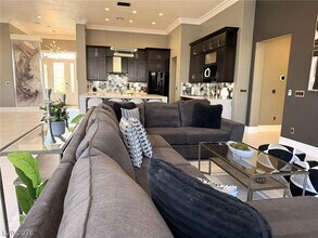 394 Highland Hills Ct in Las Vegas, NV - Building Photo - Building Photo