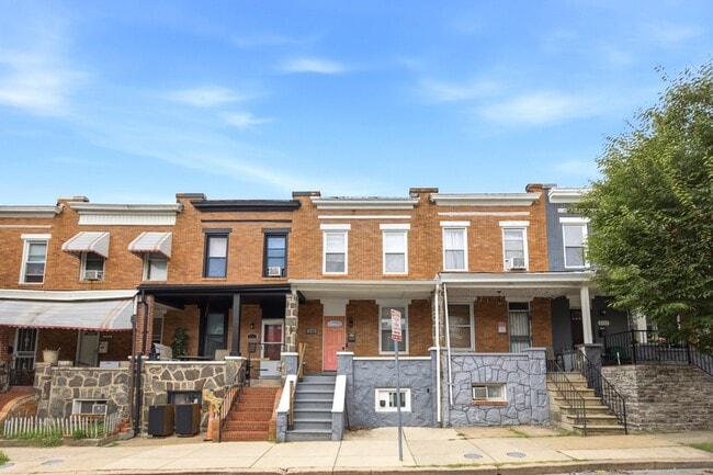 property at 2728 E Chase St
