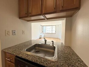 350 W 50th St in New York, NY - Building Photo - Building Photo