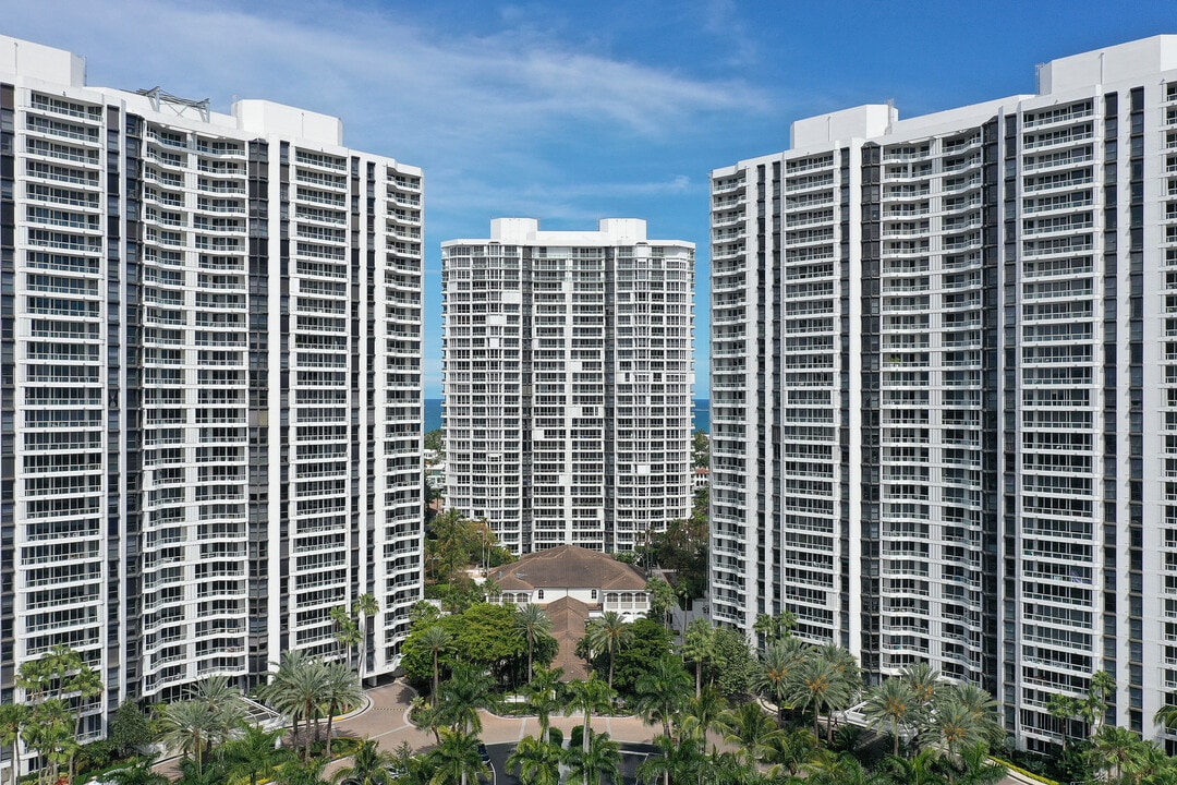 Atlantic II at the Point in Aventura, FL - Building Photo