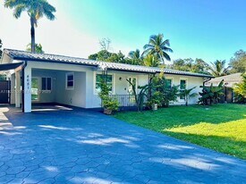 4681 SW 26th Ter in Fort Lauderdale, FL - Building Photo