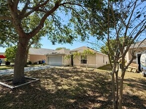 9620 Cypress Harbor Dr in Gibsonton, FL - Building Photo - Building Photo
