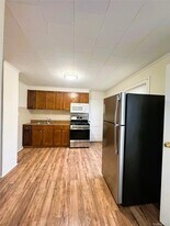 35 1st St in New Hyde Park, NY - Building Photo