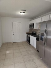 210 NW 13th Ave in Delray Beach, FL - Building Photo - Building Photo