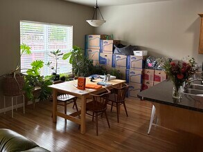 1926 NW Kale Way in McMinnville, OR - Building Photo - Building Photo