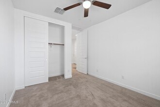 9625 E Tesla Ave in Mesa, AZ - Building Photo - Building Photo