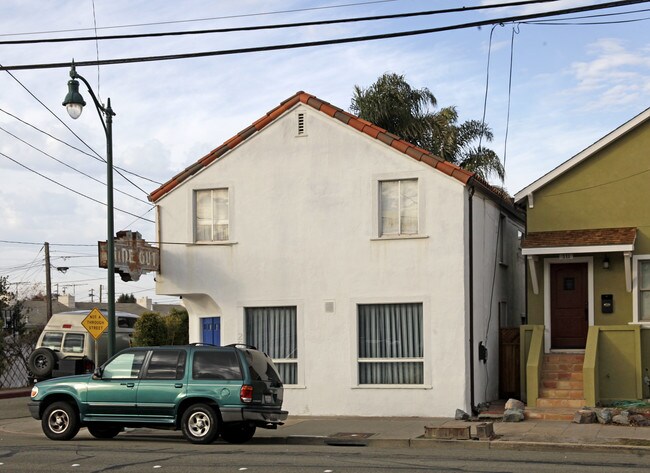 209 Pacific Ave in Alameda, CA - Foto de edificio - Building Photo