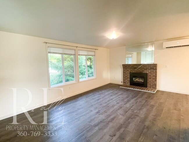 405 Pennie Ln in Bremerton, WA - Building Photo - Building Photo