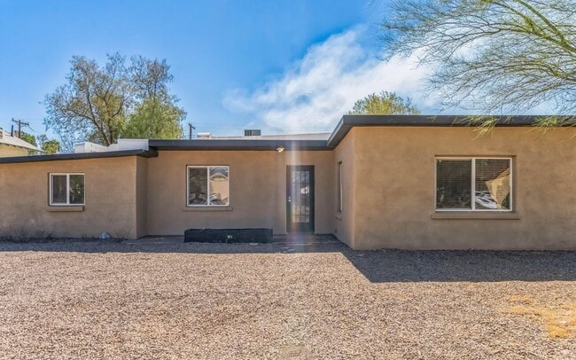 property at 850 E Freeman Pl