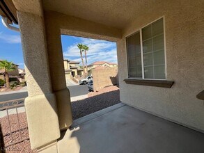 18 Blue Valley Dr in Henderson, NV - Building Photo - Building Photo