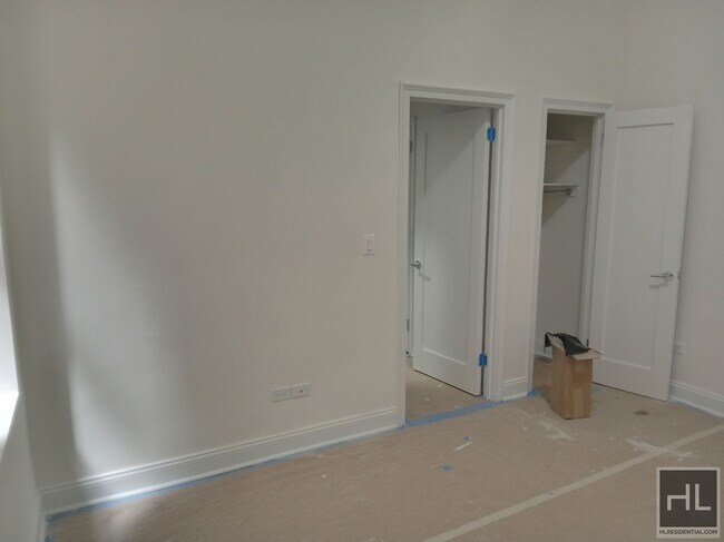 East 81st St in New York, NY - Building Photo - Building Photo
