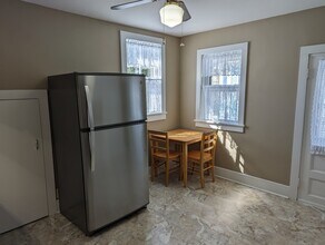 837 W Stephenson St in Freeport, IL - Building Photo - Building Photo