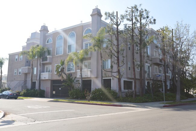 a5430 in Los Angeles, CA - Building Photo - Building Photo
