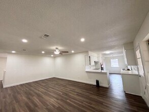 1618 Oakridge Dr in Pantego, TX - Building Photo - Building Photo