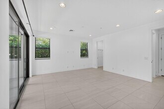 8072 Hobbes Wy in Palm Beach Gardens, FL - Building Photo - Building Photo
