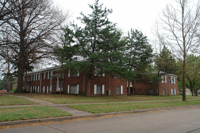 Battin Apartments in Wichita, KS - Building Photo - Building Photo