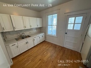 44 Van Cortlandt Park Ave in Yonkers, NY - Building Photo - Building Photo