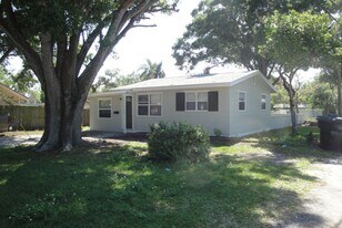 1665 37th St S in St. Petersburg, FL - Building Photo