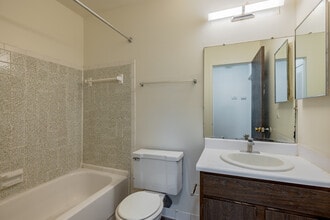 Grand Plaza in Howell, MI - Building Photo - Interior Photo