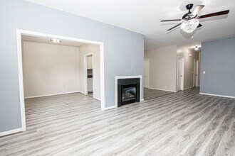 10329 Dorsey Village Dr in Blue Ridge Manor, KY - Building Photo - Building Photo