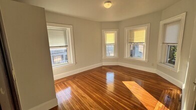 77 Easton St in Boston, MA - Building Photo - Building Photo