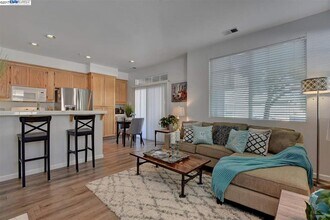 3179 Calimanco Cmn in Livermore, CA - Foto de edificio - Building Photo