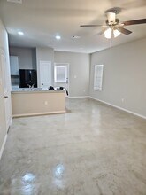 7239 Converse Ridge Ln, Unit 102 in Windcrest, TX - Foto de edificio - Building Photo
